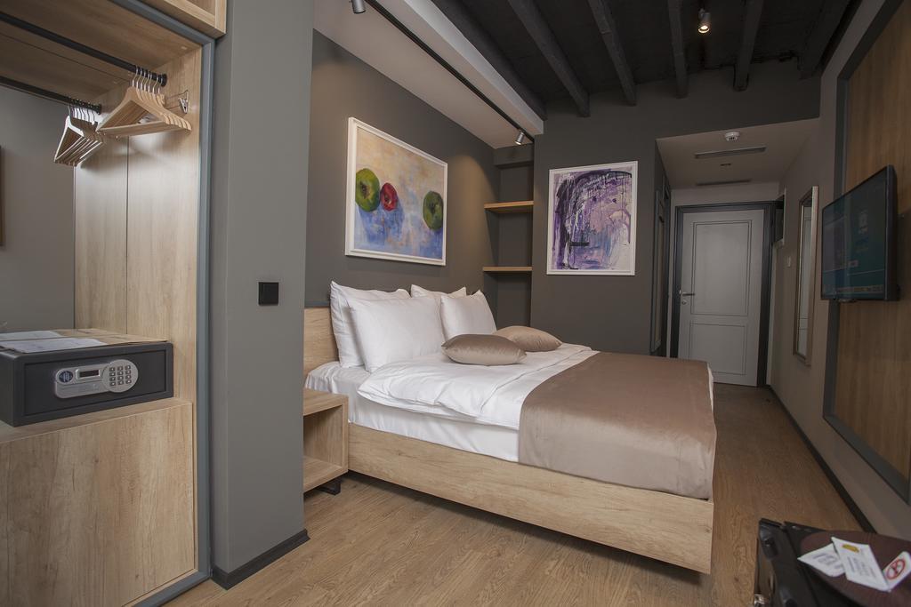 Solun'S Riverside Rooms スコピエ エクステリア 写真